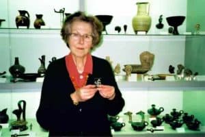 Roman Svastika, image 1 – Tanya Ury