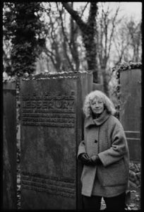 lesser is me more or less, image 3 – Tanya Ury